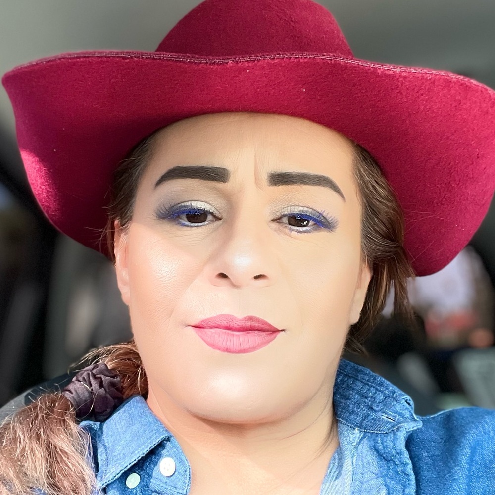 Meet your Posher, Celina